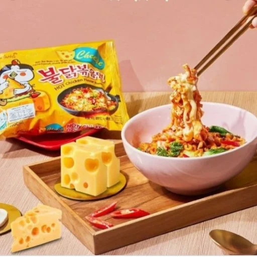 product-grid-gallery-item نودل با طعم مرغ و پنیر کره ای سامیانگ 140 گرم